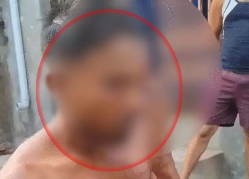 CG: दलित युवक को लोगों ने नंगा करके पीटा, वीडियो वायरल CG: दलित युवक को लोगों ने नंगा करके पीटा, वीडियो वायरल