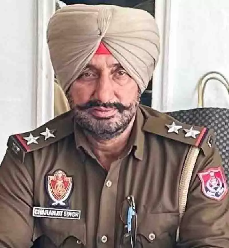 Tarn Taran में एसआई की हत्या के आरोप में सरपंच समेत 20 गिरफ्तार Tarn Taran में एसआई की हत्या के आरोप में सरपंच समेत 20 गिरफ्तार