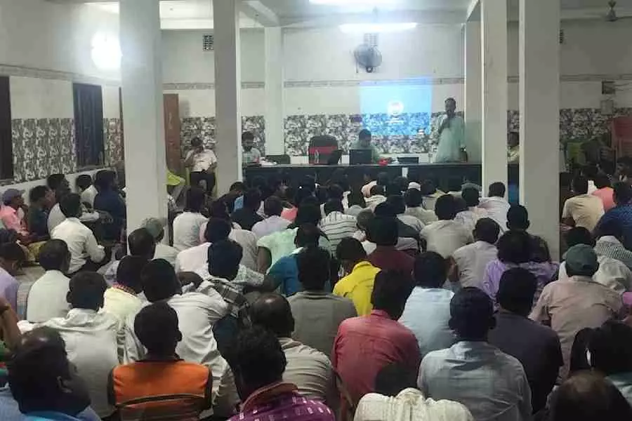 विधानसभा चुनाव से पहले फर्जी मतदाताओं को हटाने के लिए Trinamool ने ‘दीदीर दूत 2.0’ शुरू विधानसभा चुनाव से पहले फर्जी मतदाताओं को हटाने के लिए Trinamool ने ‘दीदीर दूत 2.0’ शुरू