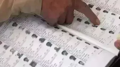 Dehradun: पहाड़ की सियासत पर पलायन का असर, मतदाता सूची में घटती संख्या बनी चिंता Dehradun: पहाड़ की सियासत पर पलायन का असर, मतदाता सूची में घटती संख्या बनी चिंता