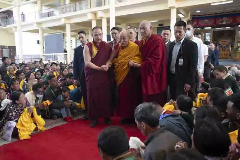 स्पीति के बौद्धों ने Dalai Lama के लिए दीर्घायु की प्रार्थना की स्पीति के बौद्धों ने Dalai Lama के लिए दीर्घायु की प्रार्थना की