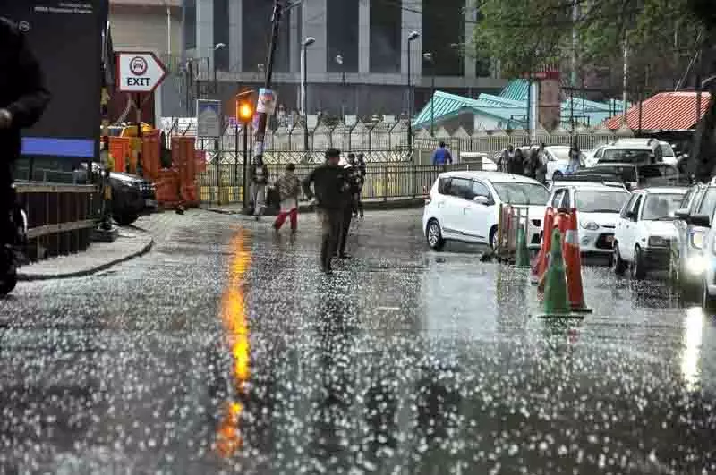 Shimla और आसपास के इलाकों में बारिश Shimla और आसपास के इलाकों में बारिश