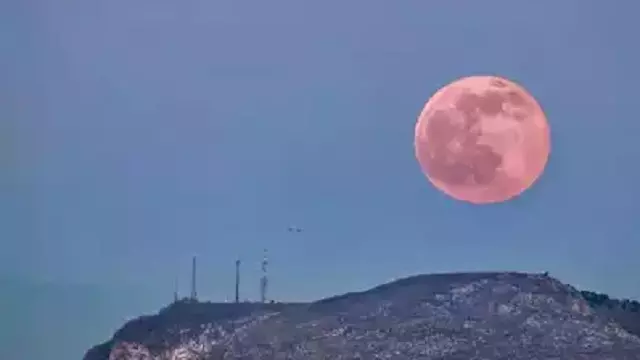Pink Moon 2025: प्रत्येक राशि के लिए ज्योतिषीय अंतर्दृष्टि और सलाह Pink Moon 2025: प्रत्येक राशि के लिए ज्योतिषीय अंतर्दृष्टि और सलाह
