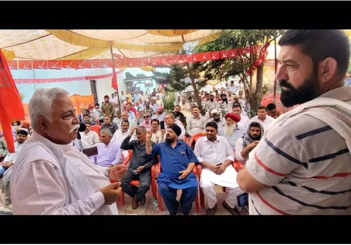 Sadhotra ने लोगों से नशे की समस्या से निपटने का आह्वान किया Sadhotra ने लोगों से नशे की समस्या से निपटने का आह्वान किया