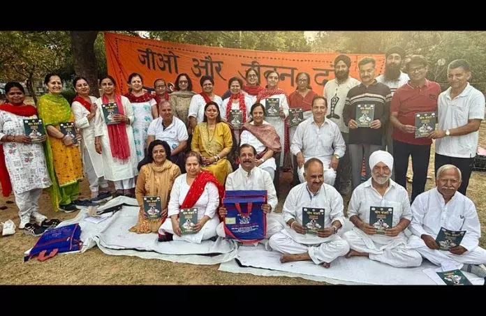 Jammu: भारतीय योग संस्थान ने मनाया स्थापना दिवस Jammu: भारतीय योग संस्थान ने मनाया स्थापना दिवस