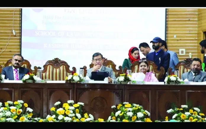न्यायमूर्ति एन कोटिश्वर ने KU में ADR को संस्थागत बनाने पर राष्ट्रीय सम्मेलन को संबोधित किया न्यायमूर्ति एन कोटिश्वर ने KU में ADR को संस्थागत बनाने पर राष्ट्रीय सम्मेलन को संबोधित किया
