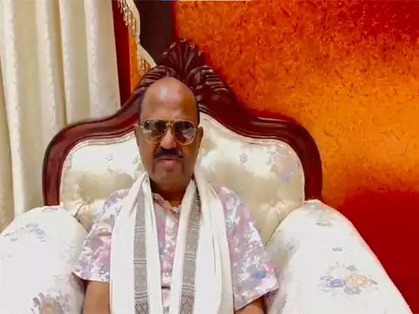पश्चिम बंगाल के राज्यपाल CV आनंद बोस ने टीएमसी सरकार को दिया निर्देश पश्चिम बंगाल के राज्यपाल CV आनंद बोस ने टीएमसी सरकार को दिया निर्देश