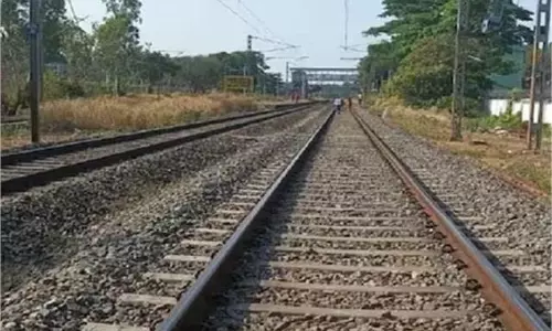 Punjab : ट्रेन की चपेट में आने से अज्ञात व्यक्ति की मौत Punjab : ट्रेन की चपेट में आने से अज्ञात व्यक्ति की मौत