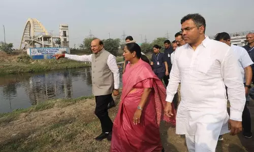 LG, रेखा ने यमुना की सफाई तेज करने के लिए नालों का निरीक्षण किया