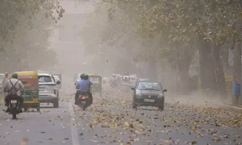 बारिश और धूल भरी आंधी से गर्मी में राहत मिली बारिश और धूल भरी आंधी से गर्मी में राहत मिली