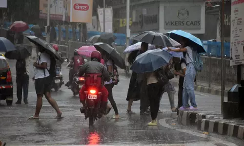UP सरकार ने वज्रपात पीड़ितों के परिवारों के लिए 4 लाख रुपए की सहायता राशि की घोषणा की UP सरकार ने वज्रपात पीड़ितों के परिवारों के लिए 4 लाख रुपए की सहायता राशि की घोषणा की