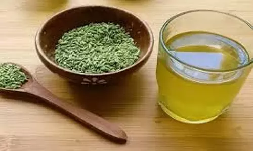 Health: पाचन के लिए अमृत माना जाता है सौंफ का पानी