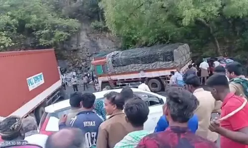 Tamil Nadu: थिम्फाम पर्वतीय सड़क पर ट्रक खराब होने से 6 घंटे तक यातायात बाधित रहा Tamil Nadu: थिम्फाम पर्वतीय सड़क पर ट्रक खराब होने से 6 घंटे तक यातायात बाधित रहा