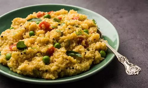 Vegetable Daliya :  डिनर में कुछ हल्का बनाना है तो फटाफट बनाएं वेजिटेबल दलिया