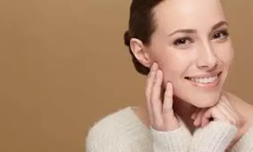 Skin Care: गर्मियों में रात को त्वचा पर लगाएं ये 4 चीजें, पाएं ग्लोइंग और हेल्दी स्किन