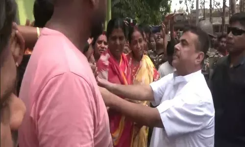 BJP के सुवेंदु अधिकारी ने हिंसा प्रभावित मोथाबारी इलाके का दौरा किया
