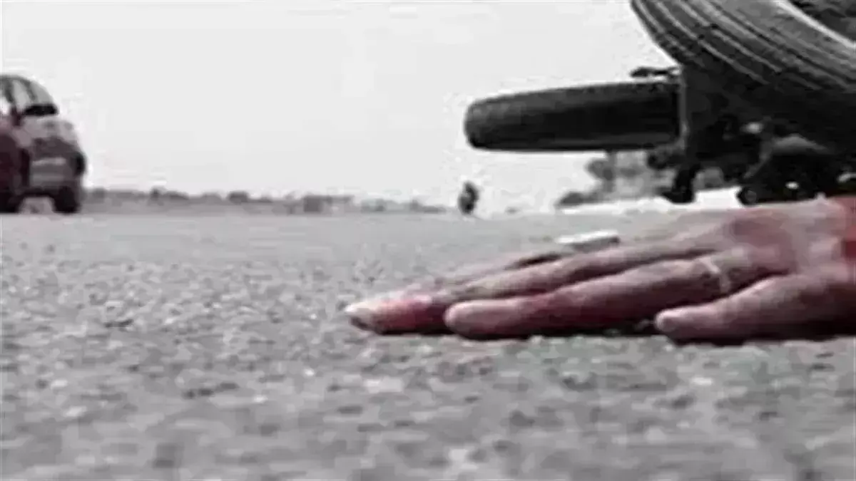 Gwalior: लोडिंग वाहन से टकराई स्कूटी,  युवक की मौत