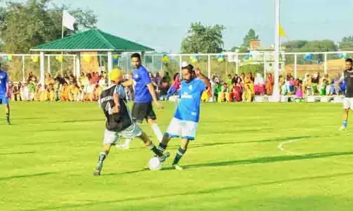 Punjab: गुज्जरवाल फुटबॉल अकादमी गांवों से खिलाड़ी तैयार कर रही Punjab: गुज्जरवाल फुटबॉल अकादमी गांवों से खिलाड़ी तैयार कर रही