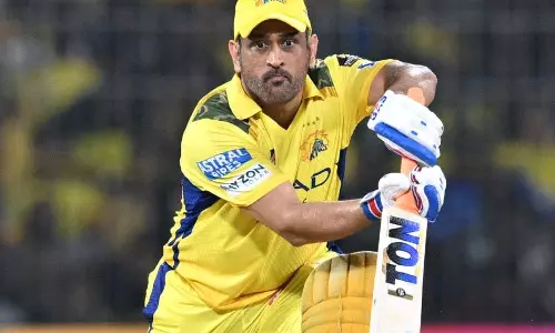 Brand Over Bat: महेंद्र सिंह धोनी के मैदान से परे भी प्रभाव पर संपादकीय
