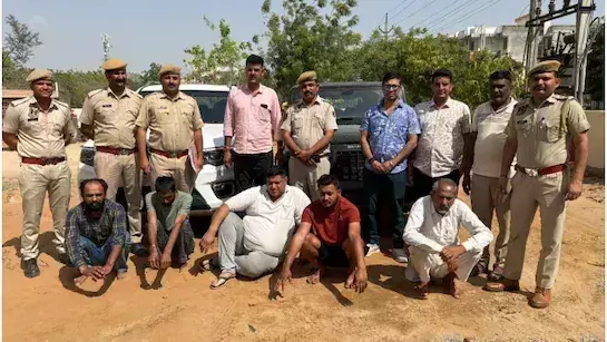 Jaipur: ड्रग नेटवर्क में किराए की गाड़ियों का इस्तेमाल, गैंग का भंडाफोड़ Jaipur: ड्रग नेटवर्क में किराए की गाड़ियों का इस्तेमाल, गैंग का भंडाफोड़