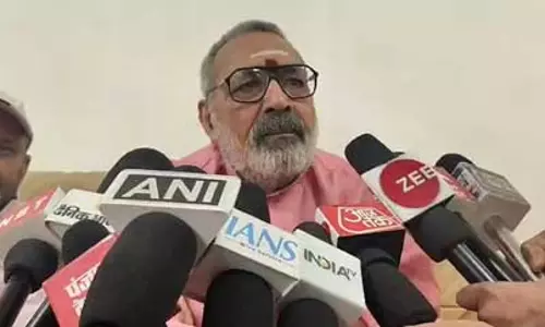 हम जश्न नहीं मनाते, बल्कि कार्रवाई करते हैं : गिरिराज सिंह हम जश्न नहीं मनाते, बल्कि कार्रवाई करते हैं : गिरिराज सिंह