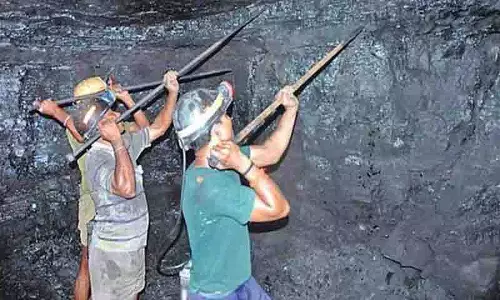 Kothagudem में सिंगरेनी कोयला खदान में दुर्घटना में ठेका कर्मचारी घायल हो गया