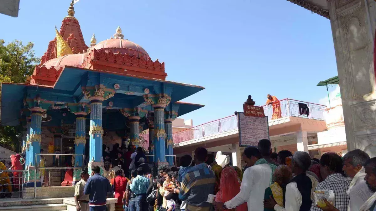 Pushkar में ही क्यों है ब्रह्मा जी का एकमात्र मंदिर? जानिए रहस्य