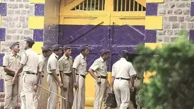 Jaipur: दो पारियों में आयोजित होगी जेल प्रहरी भर्ती परीक्षा, कड़ी निगरानी की तैयारी Jaipur: दो पारियों में आयोजित होगी जेल प्रहरी भर्ती परीक्षा, कड़ी निगरानी की तैयारी