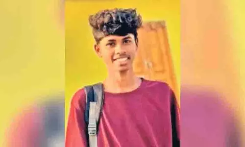 Sangareddy में बिजली गिरने से इंटरमीडिएट के छात्र की मौत Sangareddy में बिजली गिरने से इंटरमीडिएट के छात्र की मौत
