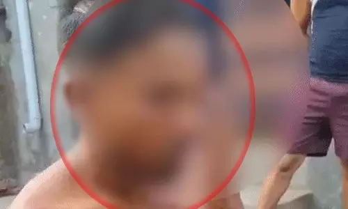 CG: दलित युवक को लोगों ने नंगा करके पीटा, वीडियो वायरल
