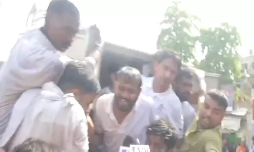 NSUI के राष्ट्रीय प्रभारी कन्हैया कुमार को पुलिस ने हिरासत में लिया, VIDEO NSUI के राष्ट्रीय प्रभारी कन्हैया कुमार को पुलिस ने हिरासत में लिया, VIDEO