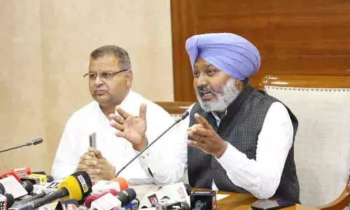 दूसरे राज्यों के अधिकारी भी नशा तस्करी में शामिल: Punjab FM Harpal Cheema दूसरे राज्यों के अधिकारी भी नशा तस्करी में शामिल: Punjab FM Harpal Cheema