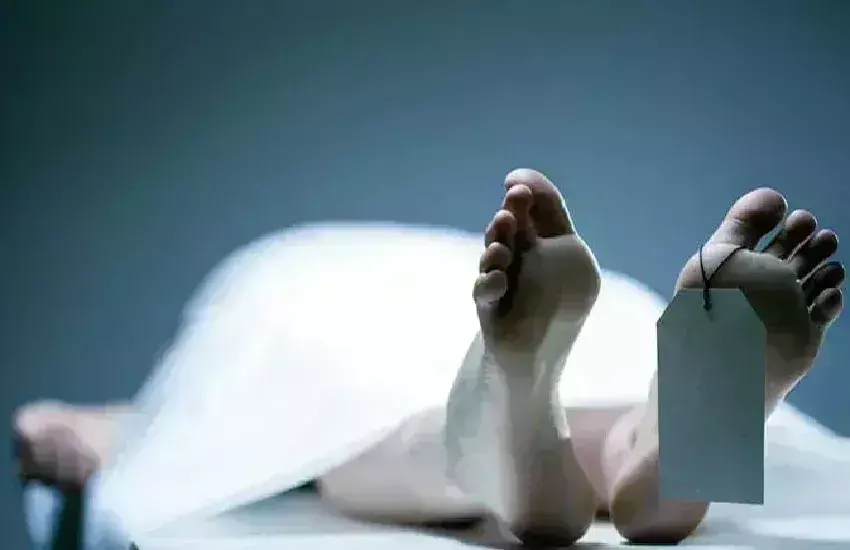 Bokaro: गोमिया में ऑटो पलटा, चालक की मौत Bokaro: गोमिया में ऑटो पलटा, चालक की मौत