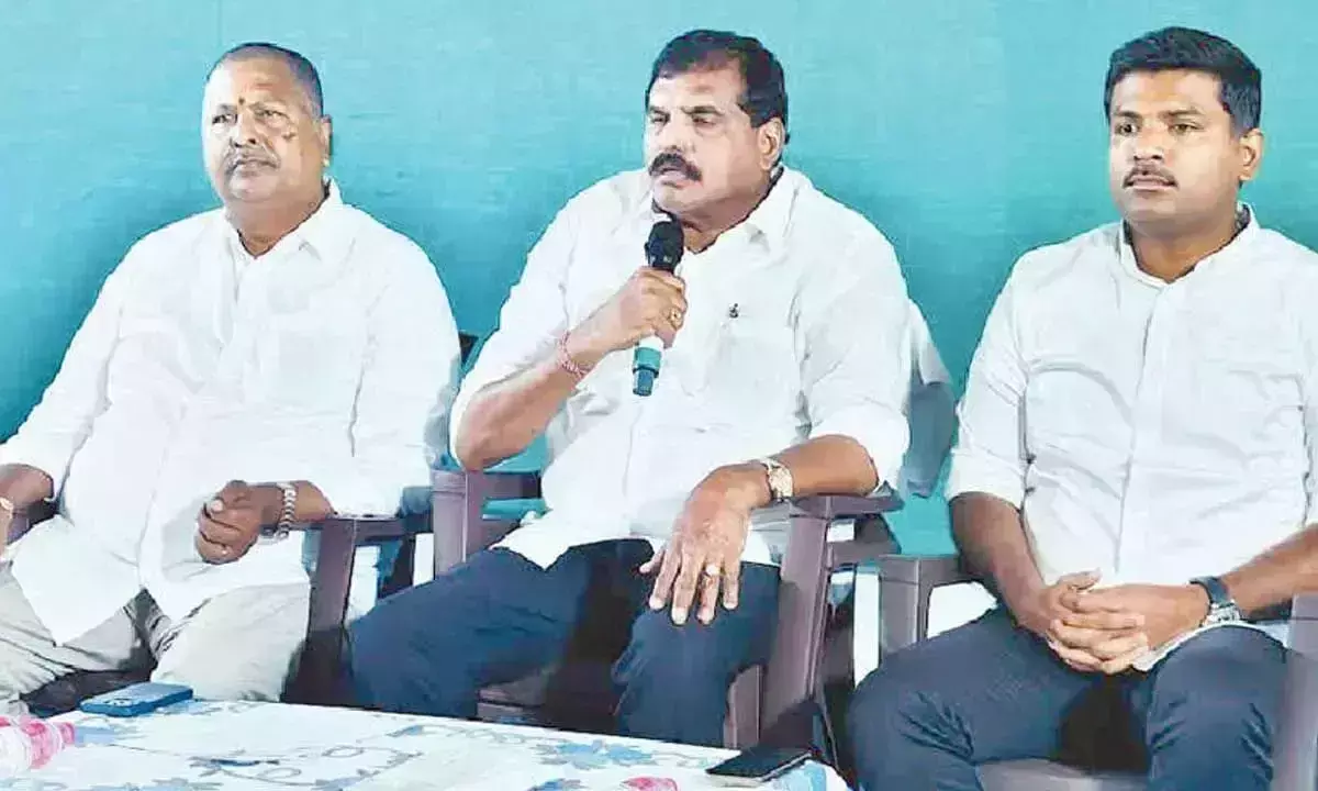 Andhra: बोत्चा ने जगन की सुरक्षा चूक को लेकर सरकार की आलोचना की Andhra: बोत्चा ने जगन की सुरक्षा चूक को लेकर सरकार की आलोचना की