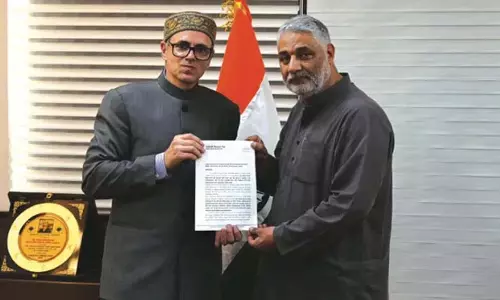सोपोर विधायक ने दिल्ली में लापता कश्मीरी व्यापारी मामले की SIT जांच की मांग की सोपोर विधायक ने दिल्ली में लापता कश्मीरी व्यापारी मामले की SIT जांच की मांग की
