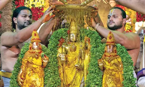 Telangana: वसंत उत्सव की शुरुआत धूमधाम से हुई Telangana: वसंत उत्सव की शुरुआत धूमधाम से हुई