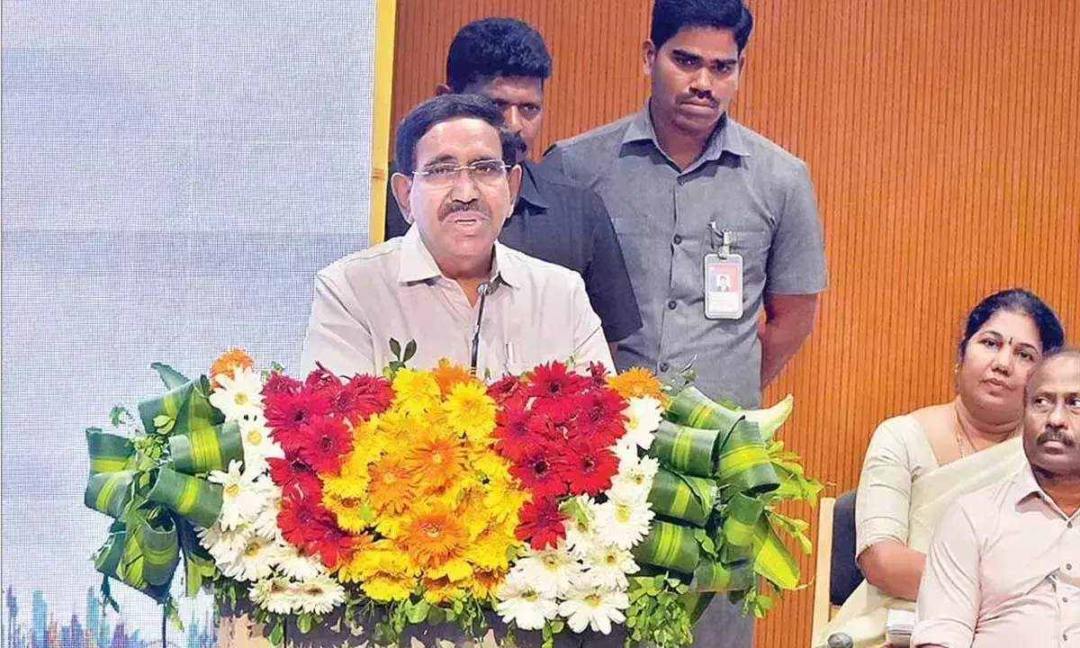 Narayana ने नागरिकों को गुणवत्तापूर्ण सेवाएं प्रदान करने की आवश्यकता पर बल दिया Narayana ने नागरिकों को गुणवत्तापूर्ण सेवाएं प्रदान करने की आवश्यकता पर बल दिया
