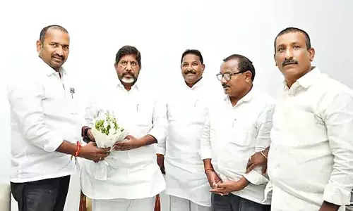 Telangana: कर्मचारियों एवं शिक्षकों के लंबित बकाये का भुगतान किया जाना चाहिए Telangana: कर्मचारियों एवं शिक्षकों के लंबित बकाये का भुगतान किया जाना चाहिए