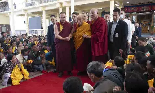 स्पीति के बौद्धों ने Dalai Lama के लिए दीर्घायु की प्रार्थना की स्पीति के बौद्धों ने Dalai Lama के लिए दीर्घायु की प्रार्थना की