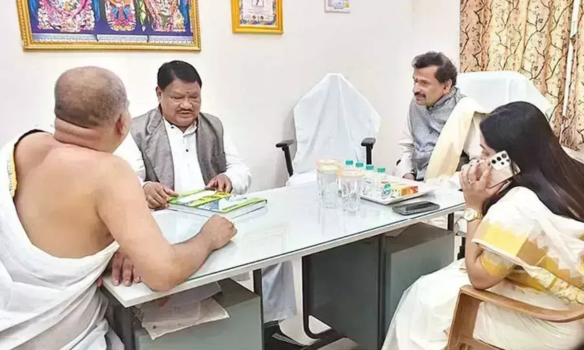 Andhra: केंद्रीय मंत्री जुएल ओराम ने एनएसयू का दौरा किया