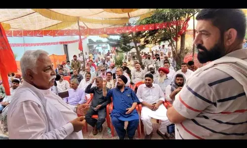 Sadhotra ​​ने लोगों से नशे की समस्या से निपटने का आह्वान किया