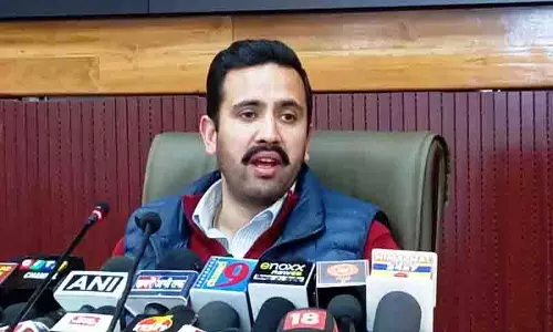 कंगना रनौत बिल नहीं भरतीं, सरकार को सबक सिखाती: Vikramaditya Singh कंगना रनौत बिल नहीं भरतीं, सरकार को सबक सिखाती: Vikramaditya Singh