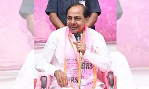 KCR ने महात्मा ज्योतिराव फुले को श्रद्धांजलि दी KCR ने महात्मा ज्योतिराव फुले को श्रद्धांजलि दी