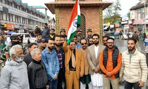 अनुच्छेद 370 के हटने से कश्मीर में शांति और समृद्धि आई: Adv Aggarwala अनुच्छेद 370 के हटने से कश्मीर में शांति और समृद्धि आई: Adv Aggarwala