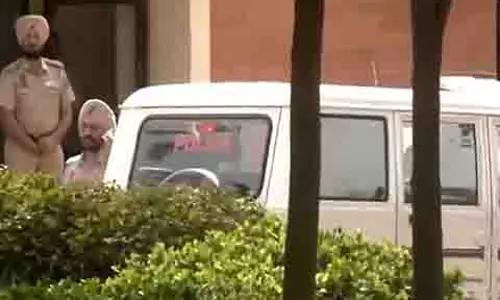 जेल में बंद MP अमृतपाल सिंह के सहयोगी पपलप्रीत सिंह को पंजाब की अजनाला कोर्ट में किया गया पेश