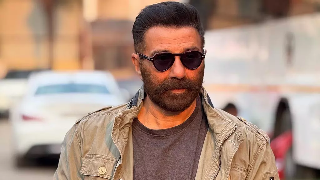 Jaat Box Office Collection: दूसरे दिन बुरी तरह लड़खड़ाई सनी देओल की जाट, एक्सपर्ट बोले- ‘बी ग्रेड टाइप Jaat Box Office Collection: दूसरे दिन बुरी तरह लड़खड़ाई सनी देओल की जाट, एक्सपर्ट बोले- ‘बी ग्रेड टाइप