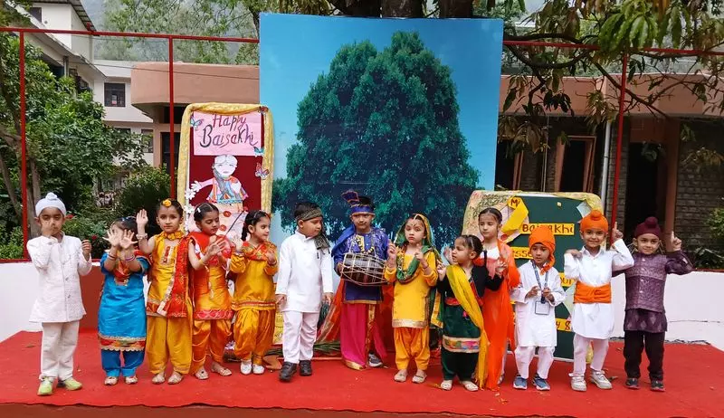मंडी डीएवी के बच्चों ने मनाई बैसाखी मंडी डीएवी के बच्चों ने मनाई बैसाखी