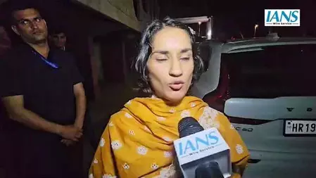 विनेश फोगाट हरियाणा सरकार से मिली पुरस्कार राशि से खोलेंगी अंतरराष्ट्रीय खेल अकादमी विनेश फोगाट हरियाणा सरकार से मिली पुरस्कार राशि से खोलेंगी अंतरराष्ट्रीय खेल अकादमी