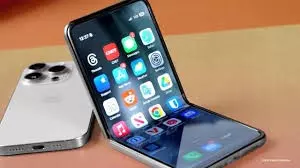 Foldable iPhone: Apple का पहला फोल्डेबल iPhone जल्द होगा लॉन्च Foldable iPhone: Apple का पहला फोल्डेबल iPhone जल्द होगा लॉन्च