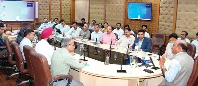 उद्यमिता और रोजगार पर सरकार का फोकस: उपमुख्यमंत्री उद्यमिता और रोजगार पर सरकार का फोकस: उपमुख्यमंत्री